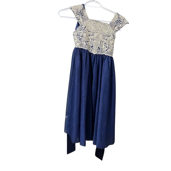 👗 Girls Navy Blue Dress – Size 10 | Sparkly Lace Elegance & Bow Back Detail ✨ - Picture 1 of 2